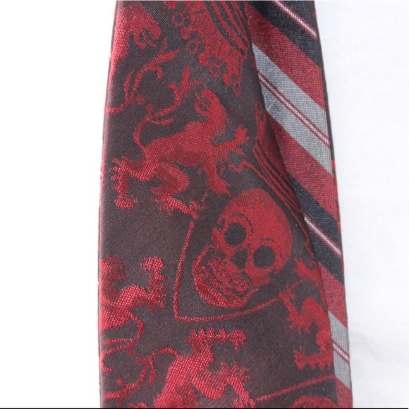 papi Other - Papi Necktie Reversible 💯% Silk skull stripe